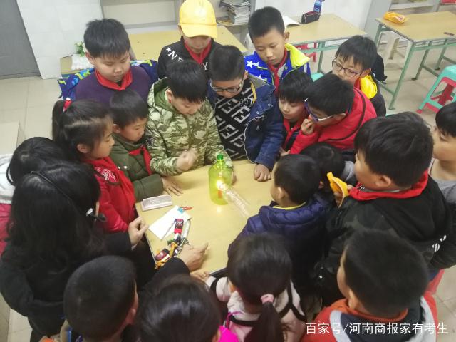 模拟风形成、制作水火箭,二七淮河东路小学在多彩课程里探索科学